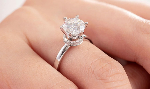 Moissanite engagement rings
